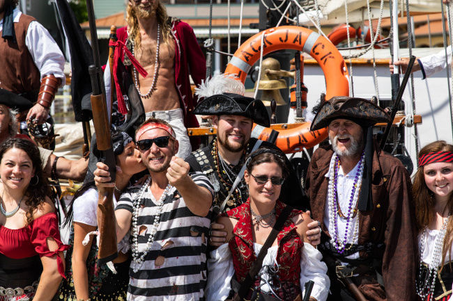 Parade kicks off Alex Bay’s Pirate Days